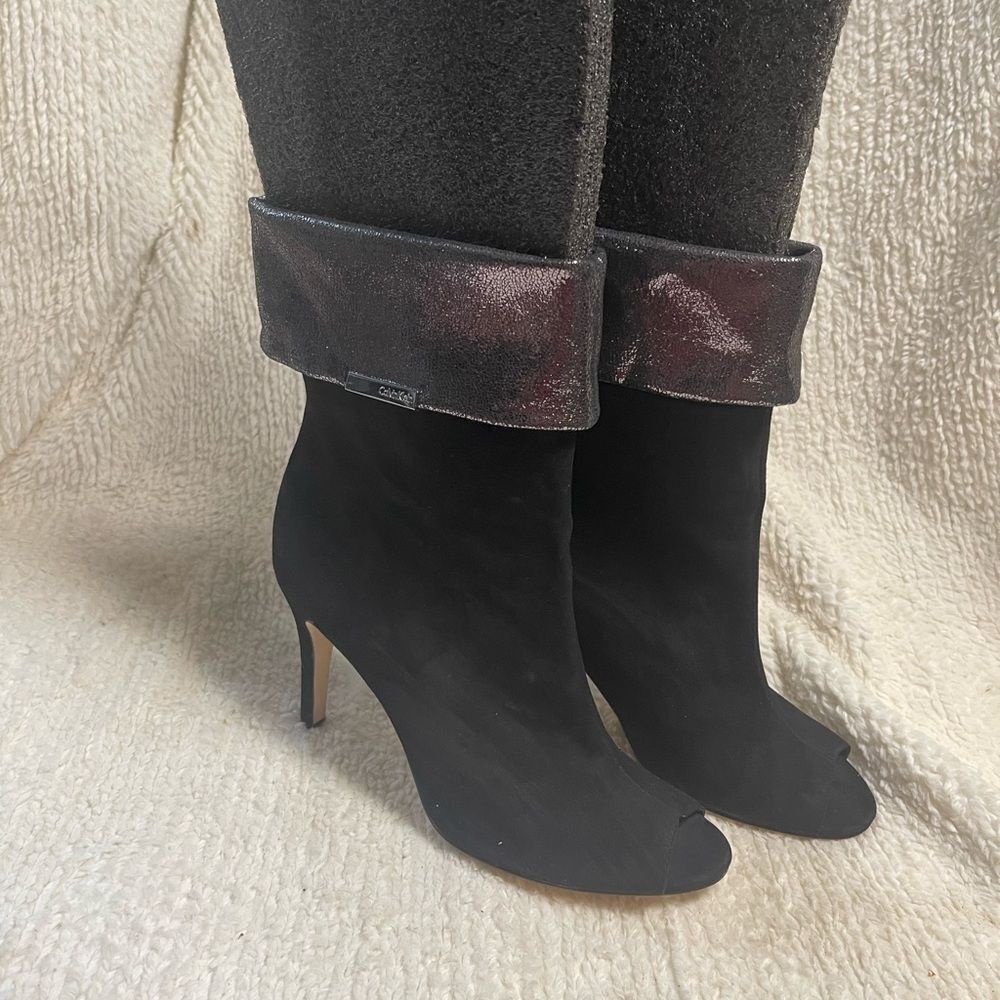 Calvin Klein versatile ankle Black faux suede Peep-Toe Ankle Boots SZ11